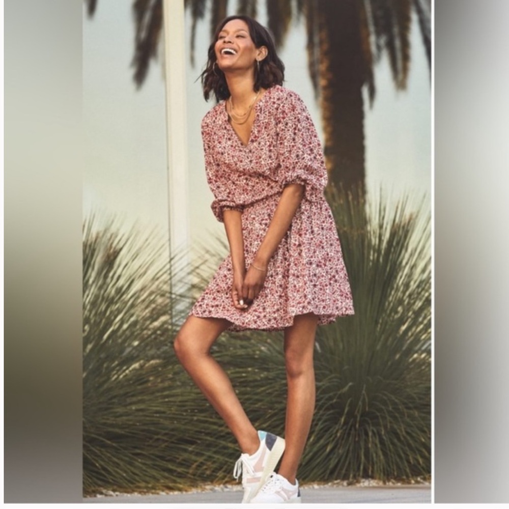 Sundry Evereve Ditsy Floral Smocked Waist Long Sleeve Dress in Dahlia W2196 Sz S